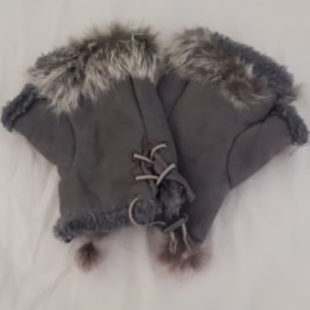 Cuty grey mittens
